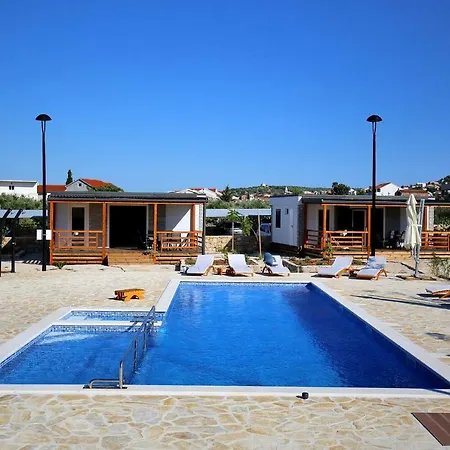 Marina Brugor 홀리데이파크 *