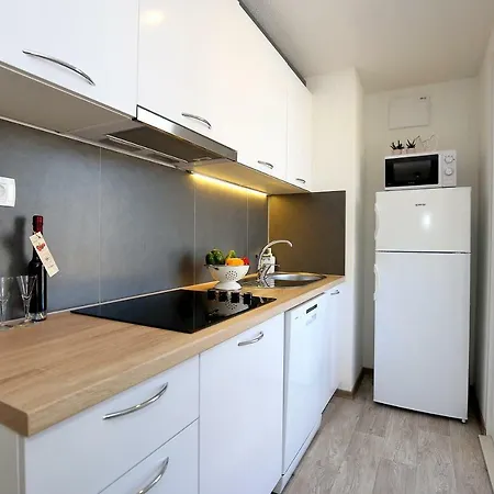 Marina Brugor * Murter