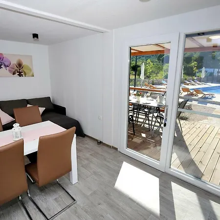 Marina Brugor Murter