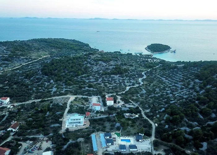 Parque de vacaciones Marina Brugor *