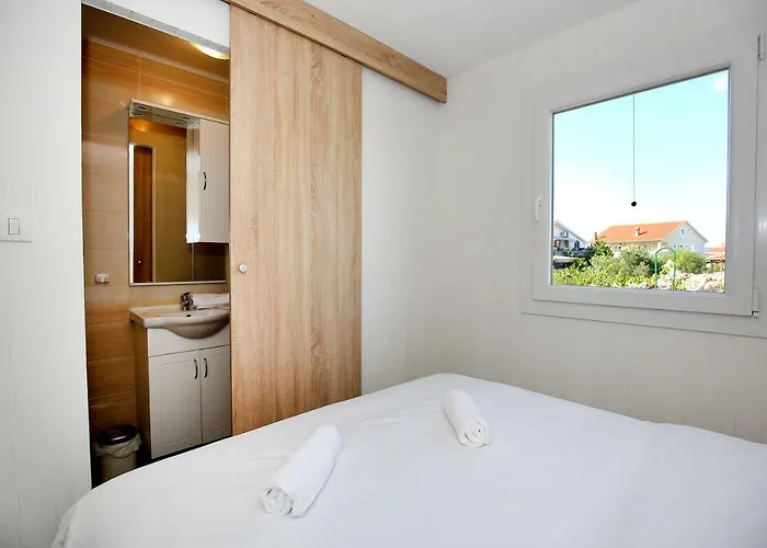 Marina Brugor 무르테르