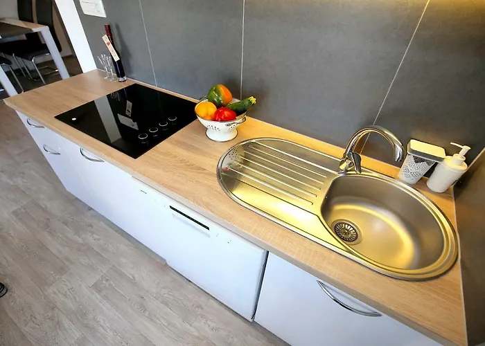 홀리데이파크 Marina Brugor 무르테르