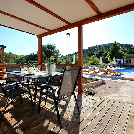 Marina Brugor Murter