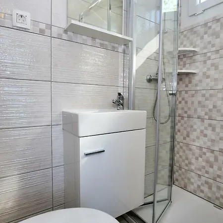 Marina Brugor * Murter