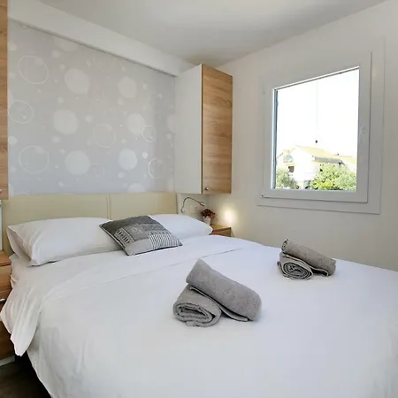 Marina Brugor Murter