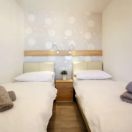 Marina Brugor Murter