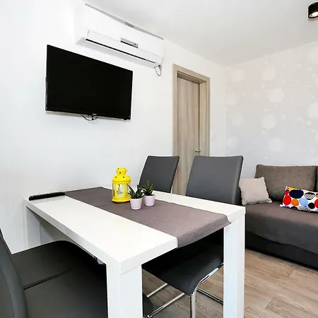 Marina Brugor Murter