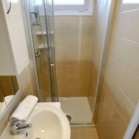 Marina Brugor * Murter