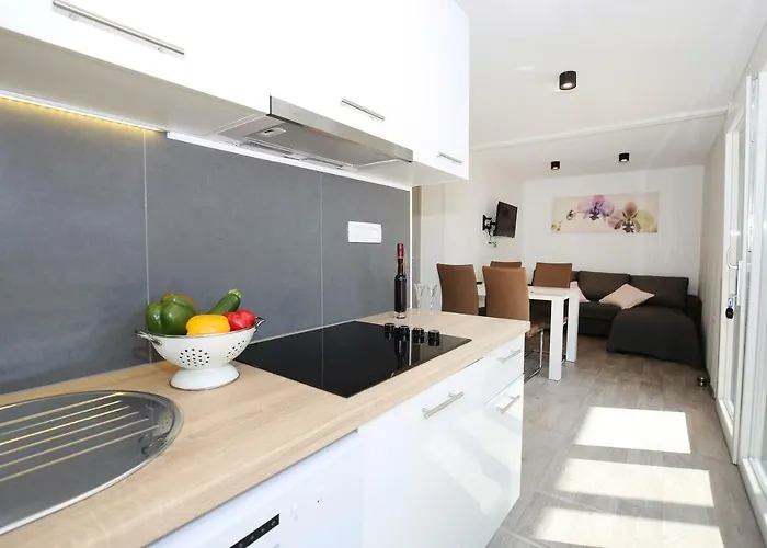 Marina Brugor Holiday park